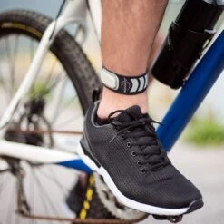 Parakito Wristband Sport Edition Refillable Band + 2 Pellets -Selected Baby Products Stores 714 vvgyksl. sl1080