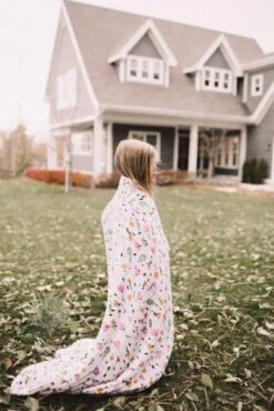 Little Unicorn Organic Cotton Muslin Swaddle 2 Pack Berry & Bloom -Selected Baby Products Stores ub0117 little unicorn swaddle berry bloom ls1 779e758a 873b 4e47 a333 569925c244ea 1024x1024